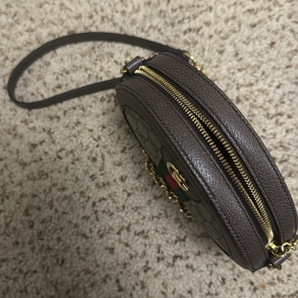AUTHENTIC Gucci cross body with gold chain - Picture 5 of 9